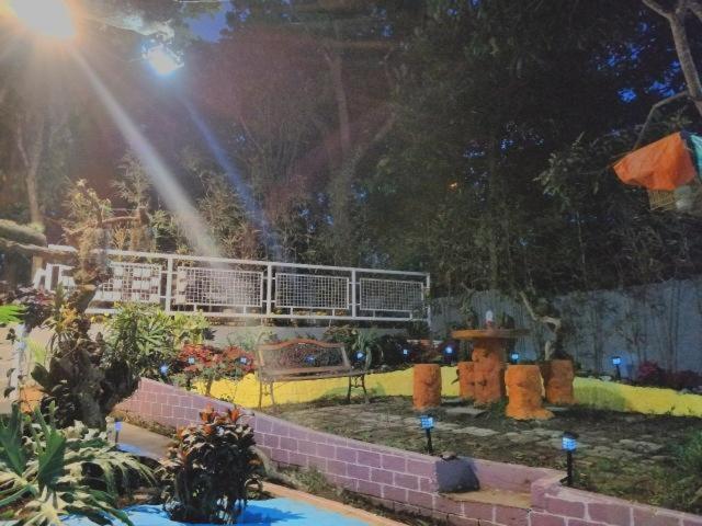 Purple Orchid Bed And Breakfast Tagaytay City Exterior foto